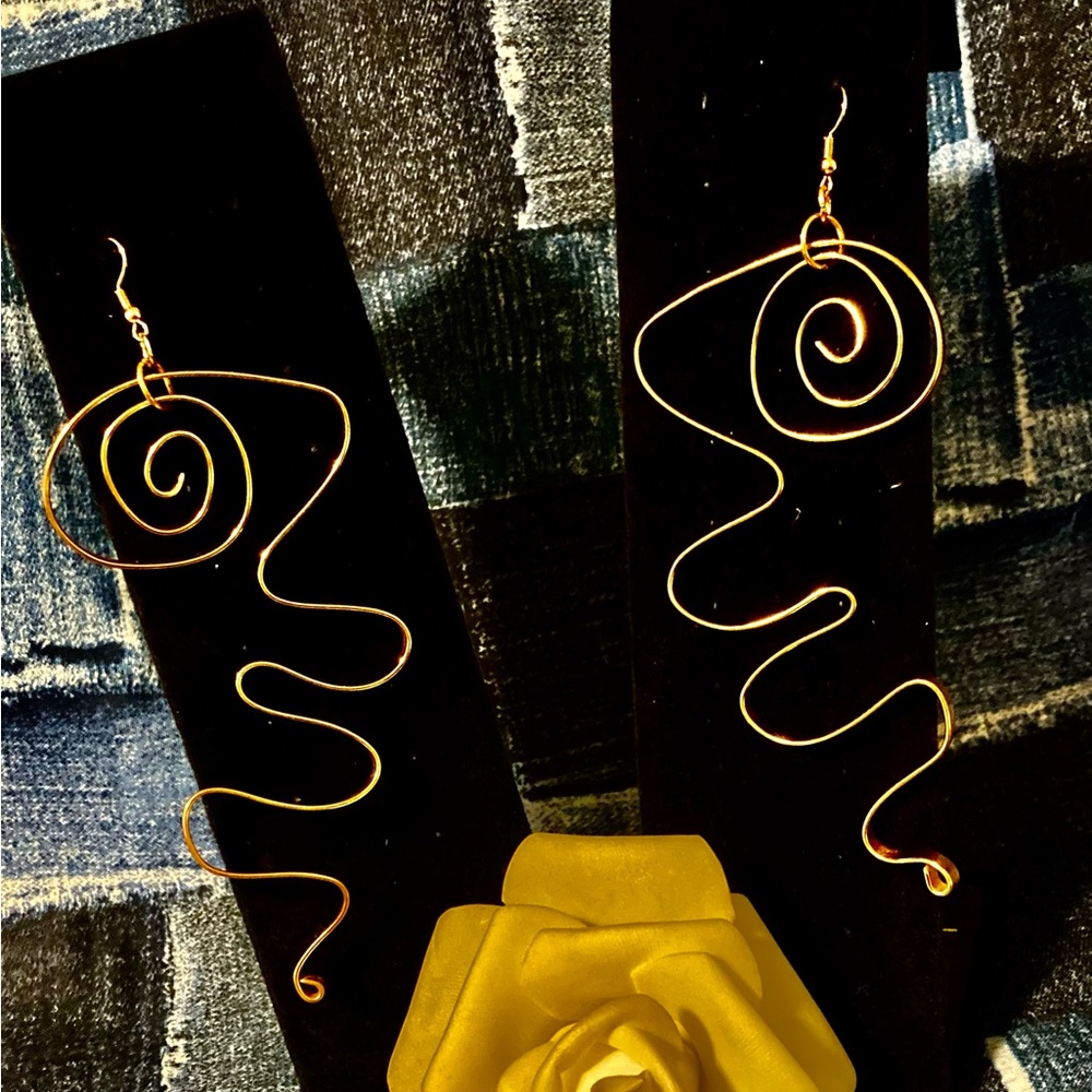 Alien dangles - Picture 2 of 3